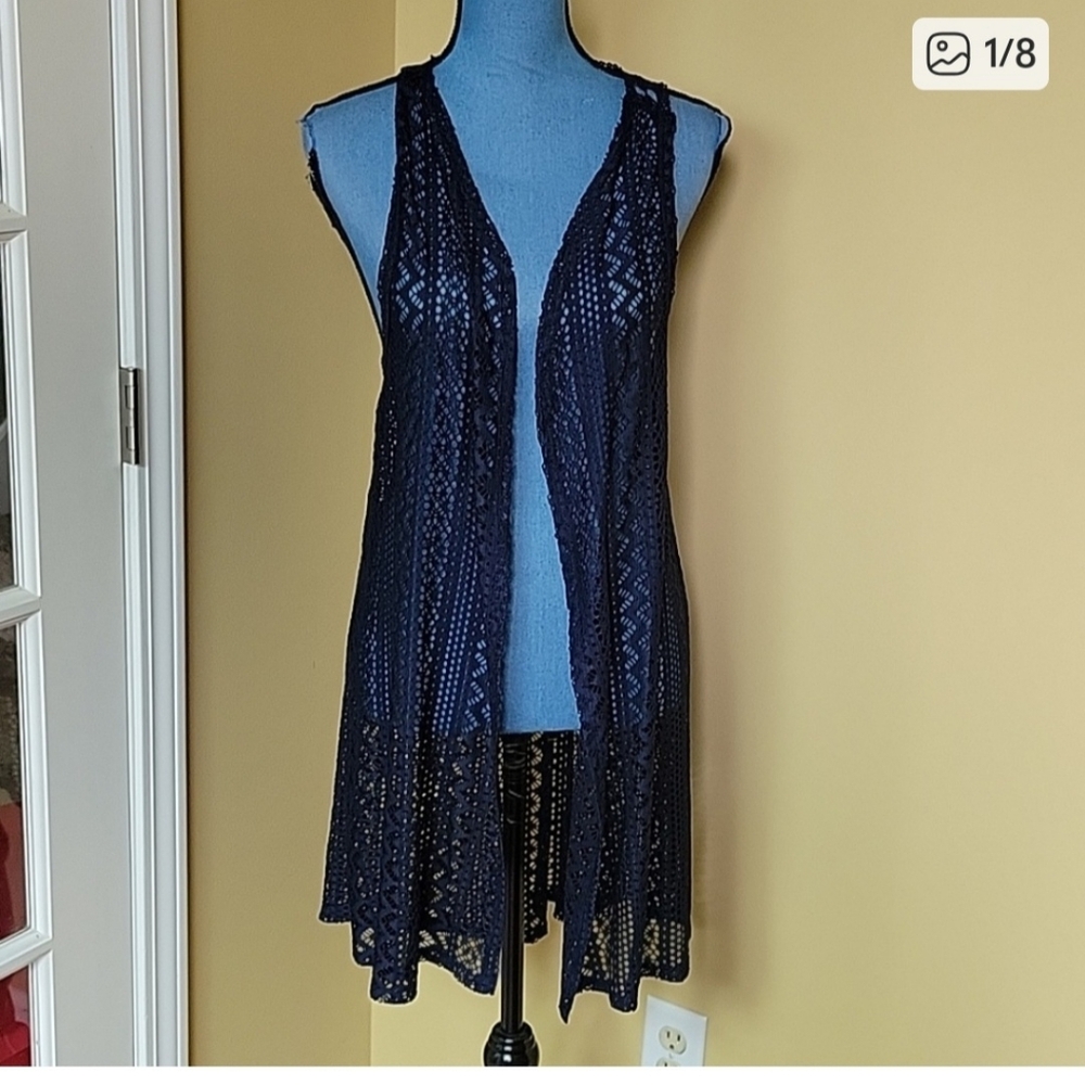 Bundle of Swim, Shorts and Top Size Medium - Picture 8 of 8